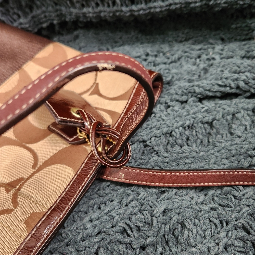 Coach Brown Signature Tote Bag- Special Edition - Picture 12 of 16